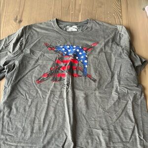 UnderArmour Gray Short Sleeve Tee with Bold Graphic